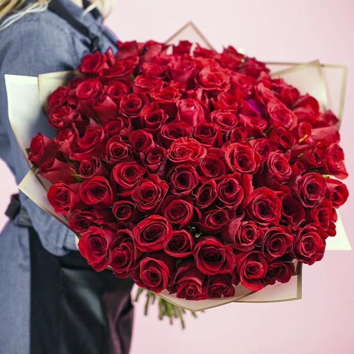 100 red roses medley bouquet jpg