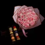 20_pink_roses_with_12pcs_macaroons.jpg