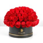 amusing_red_roses_in_a_box.png