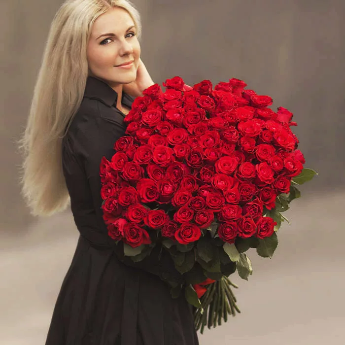 bunch of 100 red roses jpg