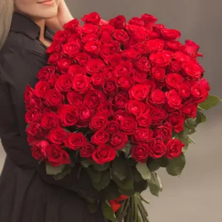 bunch of 100 red roses 2 jpg