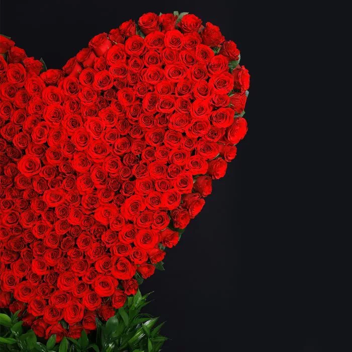 enormous heart shaped flower arrangement 3 jpg