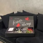 forever_my_love_customised_flower_gift_box_-_red_spray_roses_5.jpg