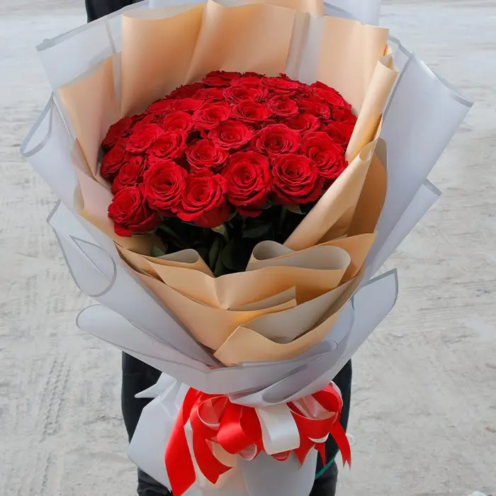 hand bouquet of appealing roses