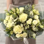 pleasant_off_white_roses_bouquet.jpg