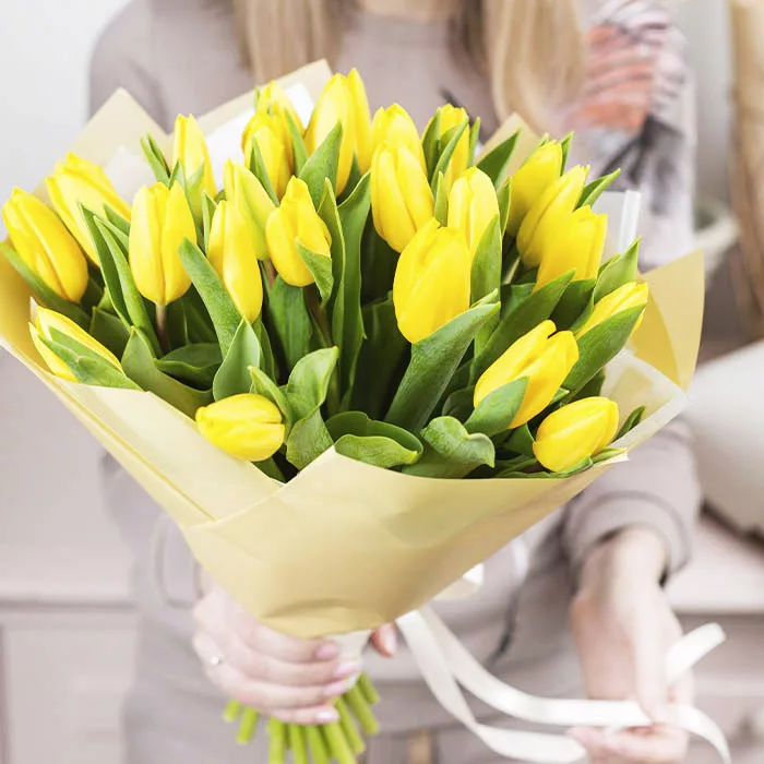 yellow tulip bouquet jpg