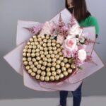 ferrero_bouquet_with_pink_flowers