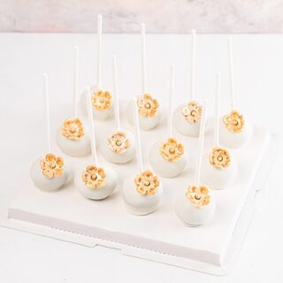 White and Golden Cake pops