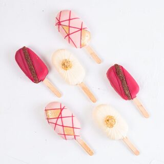 Pink and White Chocolate Cakesicles