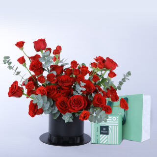 Black Round box red rose with patchi chocolate