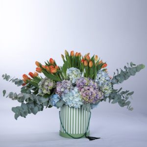 Radiant and Pale Duo flower box by Black Tulip Flowers