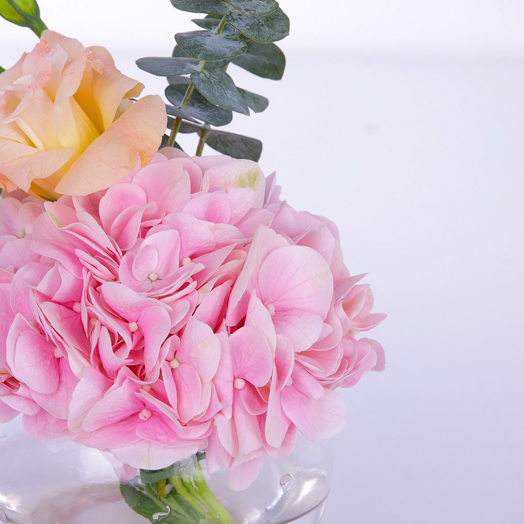 Simply Pink Centerpiece flower arrangement by Black Tulip Flowers