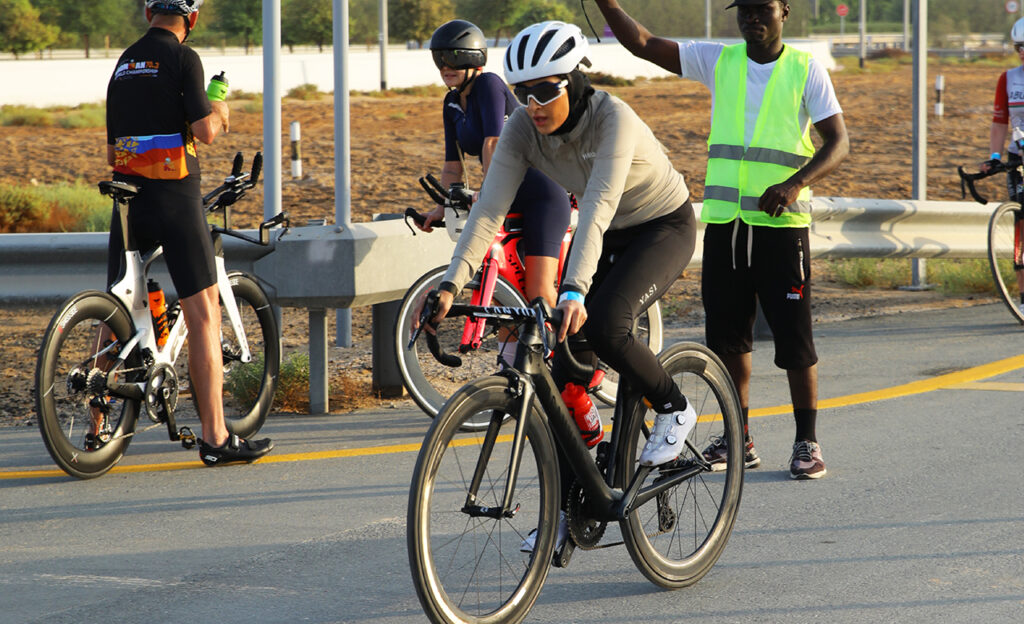 Black Tulip Flowers partners with the DP World Women's Cycling Challenge to Award the Winners 8 Snow