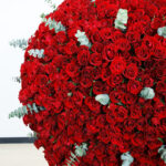 1500 Red Roses in Majestic Vase 4 03
