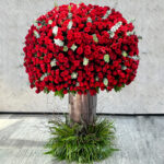 1000 Red Roses - Grandiose Tree 1 red rose tree- grand gesture