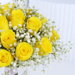 20 Yellow Roses in Vase 5 2