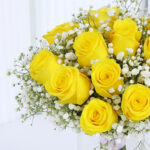 20 Yellow Roses in Vase 4 3