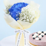 white-blue-hydrangea-bouquet-cake-02