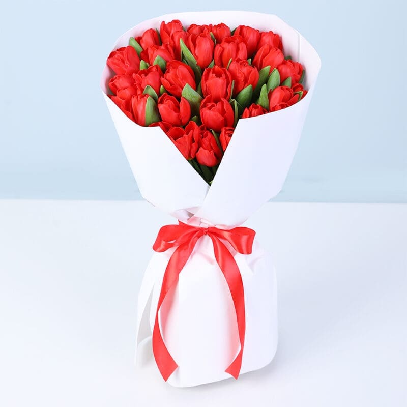 30 red tulips valentines day bouquet 02