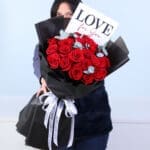 love-note-red-roses-bouquet